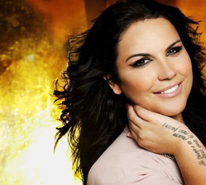 Katia Aveiro refugia-se em destino paradisíaco para esquecer desgosto de amor