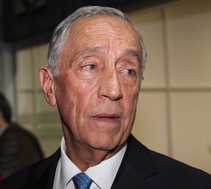 Presidente Marcelo surge de surpresa no velório de João Ricardo, já perto da meia-noite