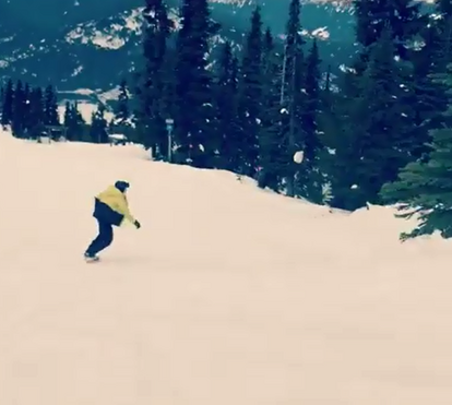 Brooklyn Beckham parte a clavícula a fazer snowboard. Veja o vídeo