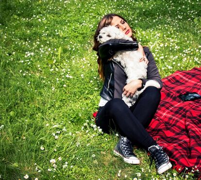 O amor entre cães e donos é semelhante ao de mães e filhos