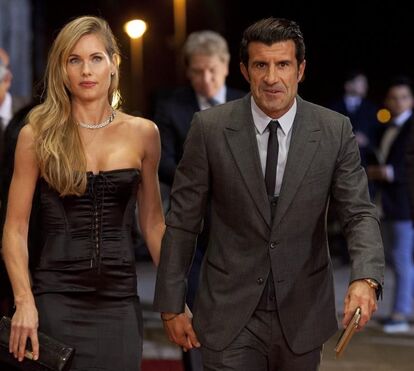 Aos 40 anos, mulher de Figo é capa de revista