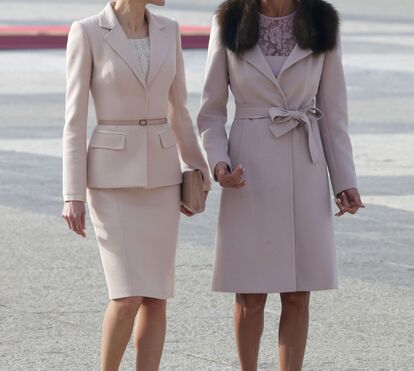 Letizia e Juliana Awada: as mesmas cores e o mesmo penteado