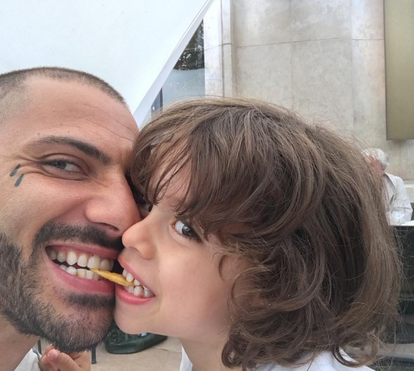 Ricardo Quaresma na cozinha com os filhos
