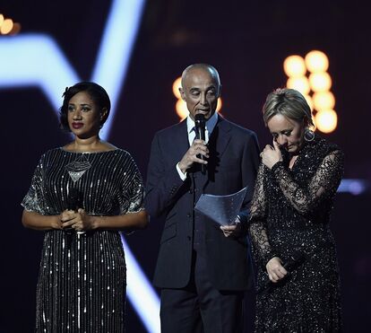 Música e homenagens a George Michael e David Bowie marcam a noite