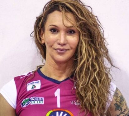 Transexual brilha em equipa feminina de voleibol