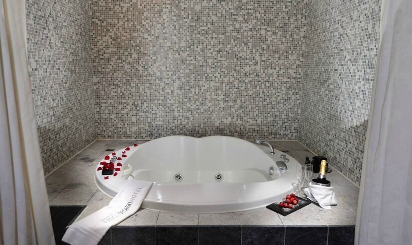 FAROL DESIGN HOTEL