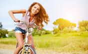 mulher bicicleta