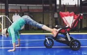 Daniela Ruah faz exercício com a filha