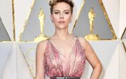  Scarlett Johansson 
