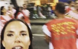 Iva Domingues samba em plena avenida no Rio de Janeiro