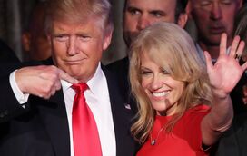 Assessora de Trump volta a ser gozada. Desta vez, a culpa é do microondas...