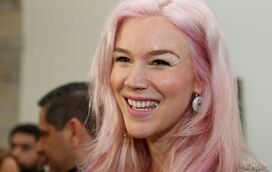 Cabeleireira das estrelas portuguesas pinta cabelo a Joss Stone