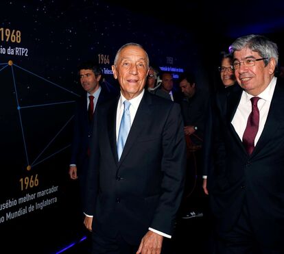 Presidente troca televisão pela primeira namorada