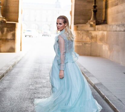Cristina Ferreira exibe-se em Paris
