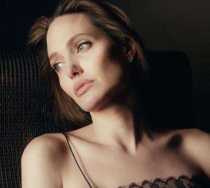 As imagens da campanha Guerlain com Angelina Jolie