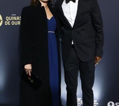 Mulheres de jogadores deslumbram na gala do futebol 