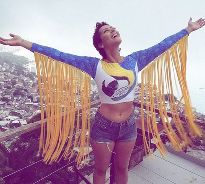 Sofia Ribeiro está completamente apaixonada. Veja o vídeo