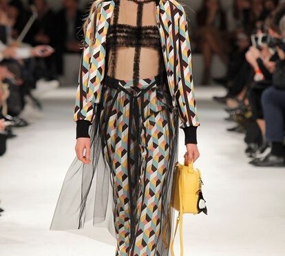 A mulher sofisticada de Carlos Gil