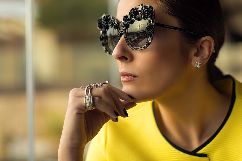 Inês Gonçalves editorial de moda amarelos 