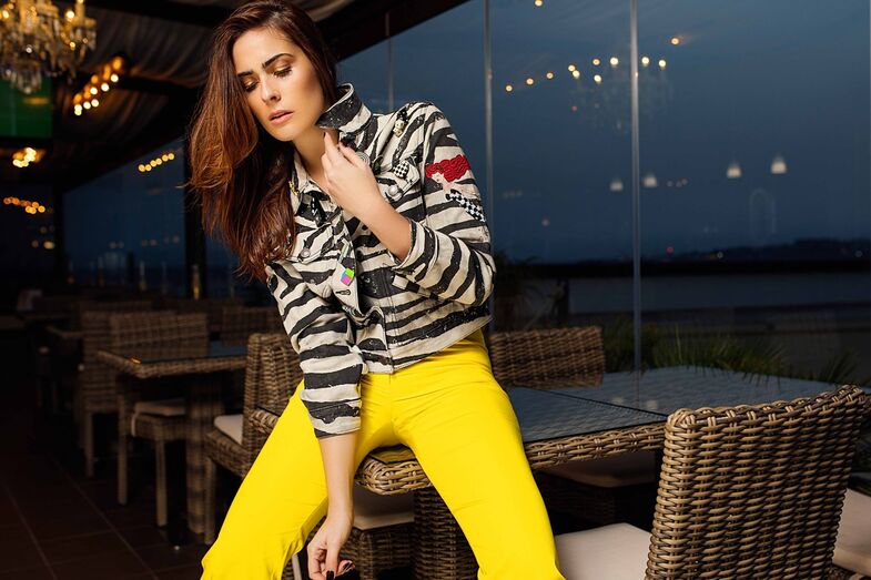 Inês Gonçalves editorial de moda amarelos