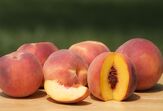 frutas legumes alimentos vegetais PESSEGOS
