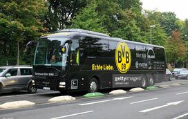 Atentado contra autocarro do Dortmund fere jogador