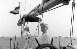 "Juan Carlos matou o próprio irmão". Chocante? Então leia a entrevista Pilar Eyre, a maior cronista social de Espanha, e pasme com os "podres" escondidos dos Bourbon