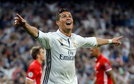 Cristiano Ronaldo vive noite de glória na Liga dos Campeões mas faz pedido emocionado: "Não me assobiem"