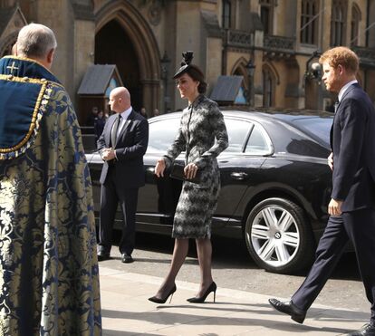 Kate emocionada na homenagem às vítimas do atentado de Londres