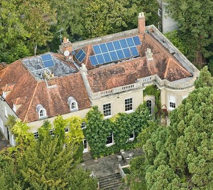 Casal Clooney oferece 52 mil euros aos vizinhos para compensar barulho das obras