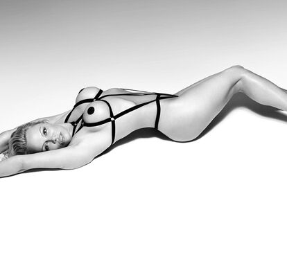 Pamela Anderson despe-se para Coco de Mer