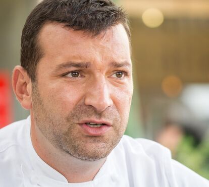 Ljubomir Stanisic ameaça proprietário de restaurante com marisco e peixe podres