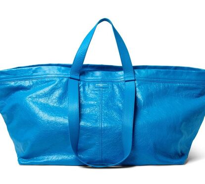 Balenciaga inspira-se nos sacos Ikea