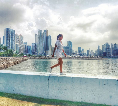 Mónica Jardim goza férias paradisíacas 
