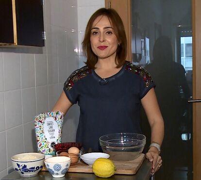 Ana Ni Ribeiro mostra como se faz bolo de frutos vermelhos