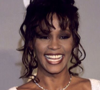 Revelado o amor lésbico de Whitney Houston com a assistente pessoal