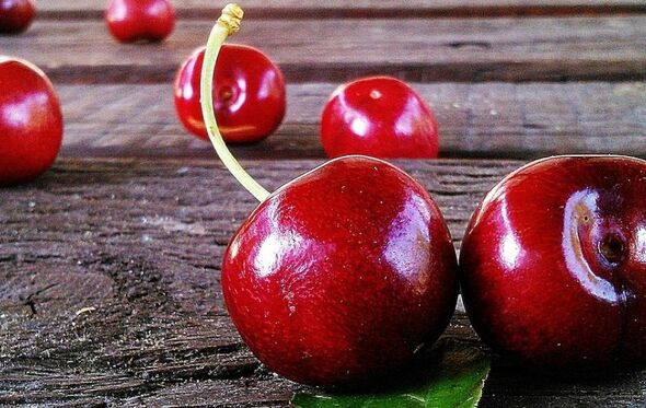 frutas legumes alimentos vegetais CEREJAS
