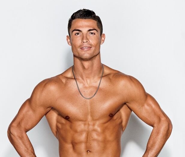 Ronaldo teme que algumas pessoas se aproximem do clã "sobretudo por interesse"