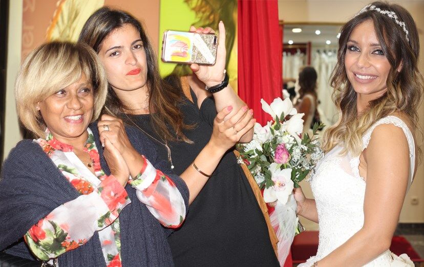 Luciana Abreu e a "família que adotou": Odette Raposo, a cartomante que é madrinha da Lyanii e Ana Micaela, a nova irmã. 