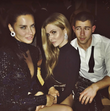 Nick Jonas, Adriana Lima e Elizabeth Sulcer