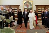 donald trump, ivanka, melania, papa, papa francisco