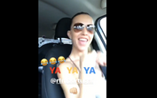 Mickael e Laura ouvem 'Ya Ya Ya'