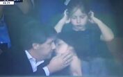 Bruno Carvalho namora na tribuna presidencial em Alvalade