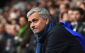 No dia em que tentou calar a imprensa sobre caso da "amiga secreta", Mourinho foi ao futebol com filho 
