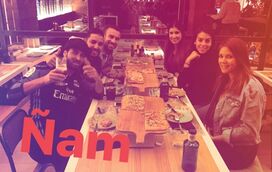 Georgina festeja vitória de Cristiano Ronaldo com os amigos do craque