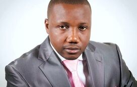 Filho de José Eduardo dos Santos compra relógio por meio milhão de euros