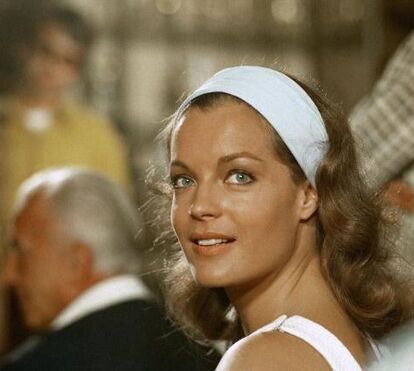 Finalmente toda a verdade! Revelada a razão que levou Alain Delon a não assistir ao funeral de Romy Schneider