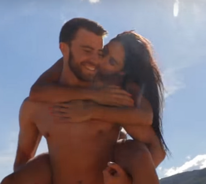 Joana Alvarenga despe-se para videoclipe