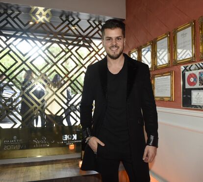 Mickael Carreira não consegue deixar a filha