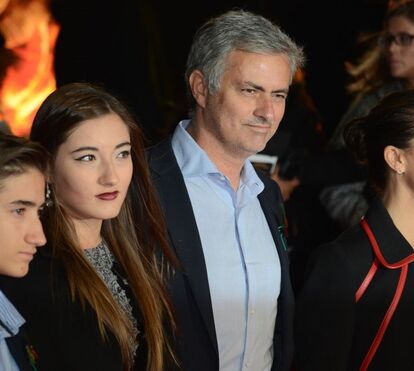 'Há anos que ela é louca por ele'! Mãe de jogador de futebol vive a alegria de se encontrar com José Mourinho